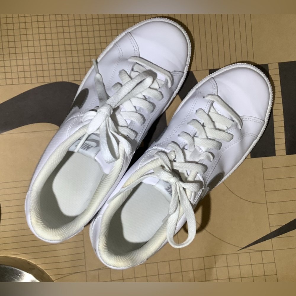 Nike White and Silver Low-Top Sneakers - Picture 7 of 13